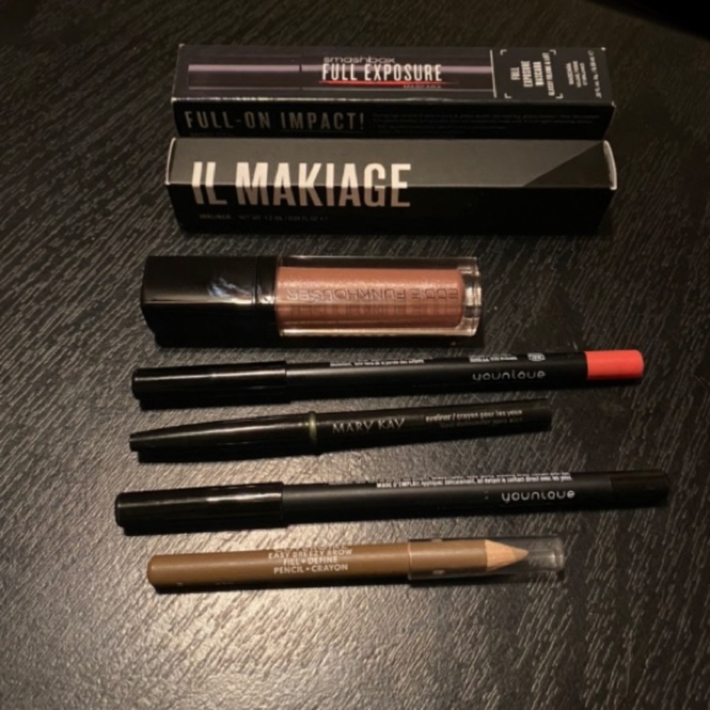 🛍️Makeup bundle (NWOT)